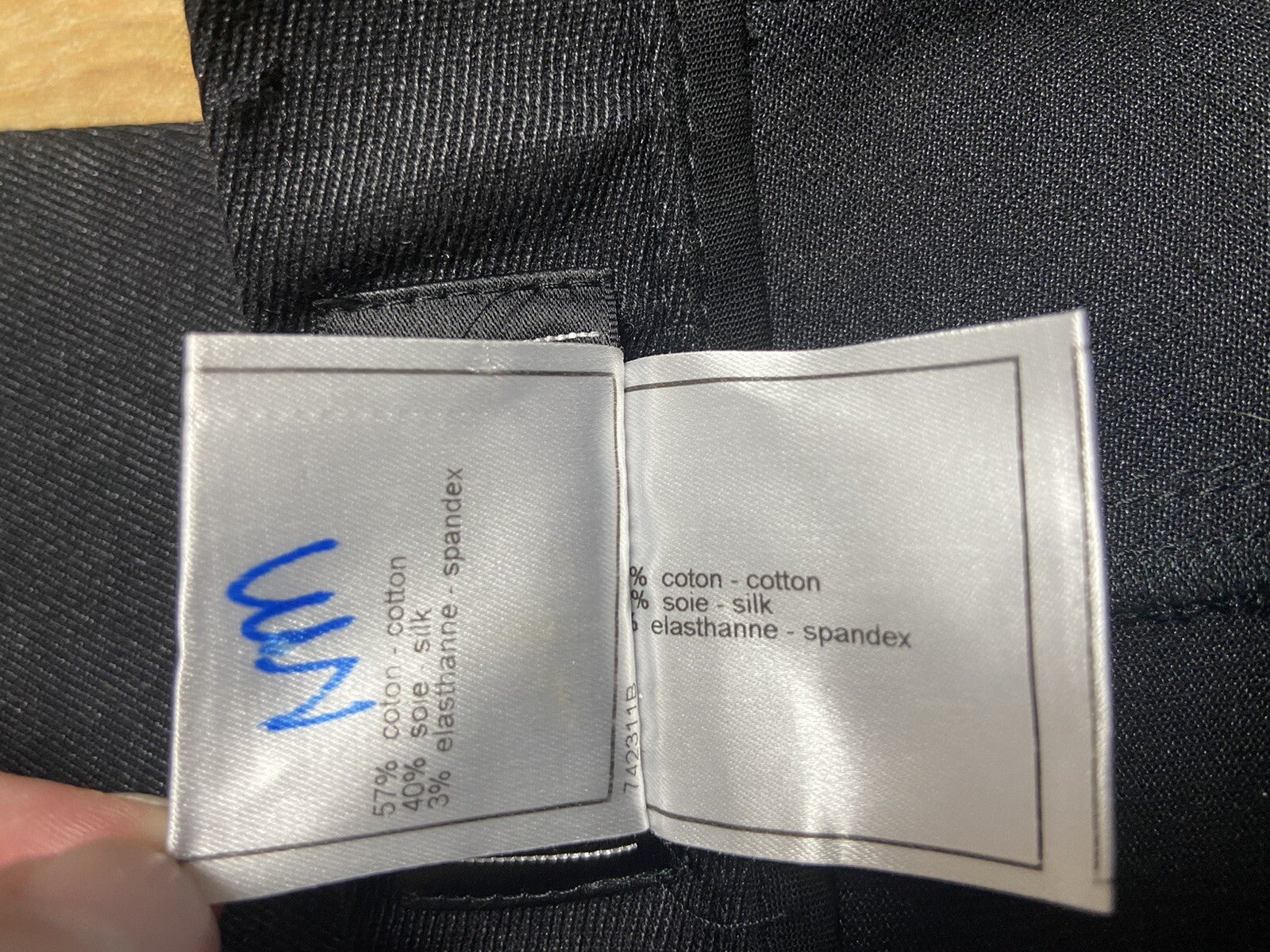 38 Chanel cc logo button Knee tie silk denim pants