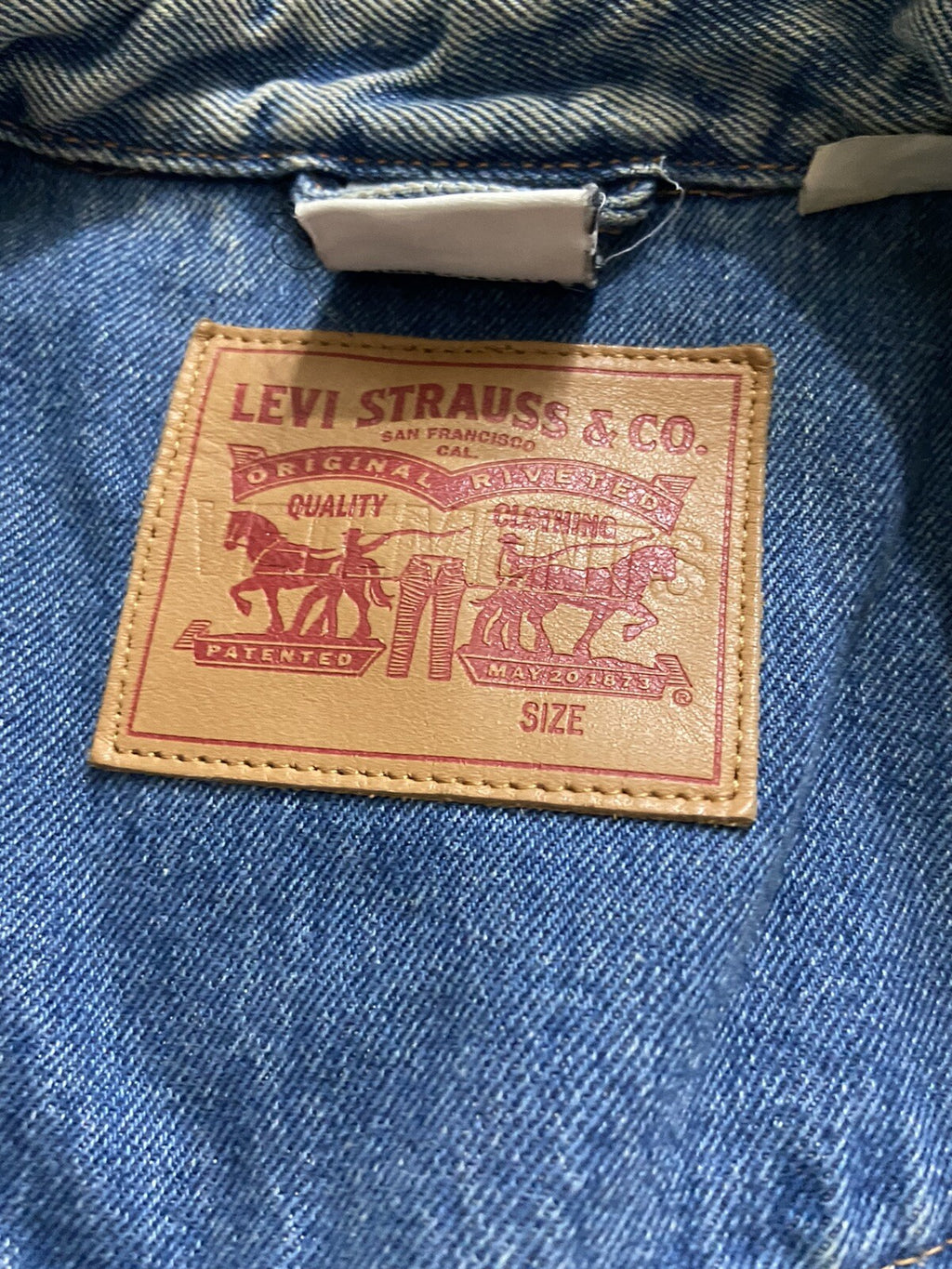 M Vetements Levis Oversized two Pocket denim shirt jacket