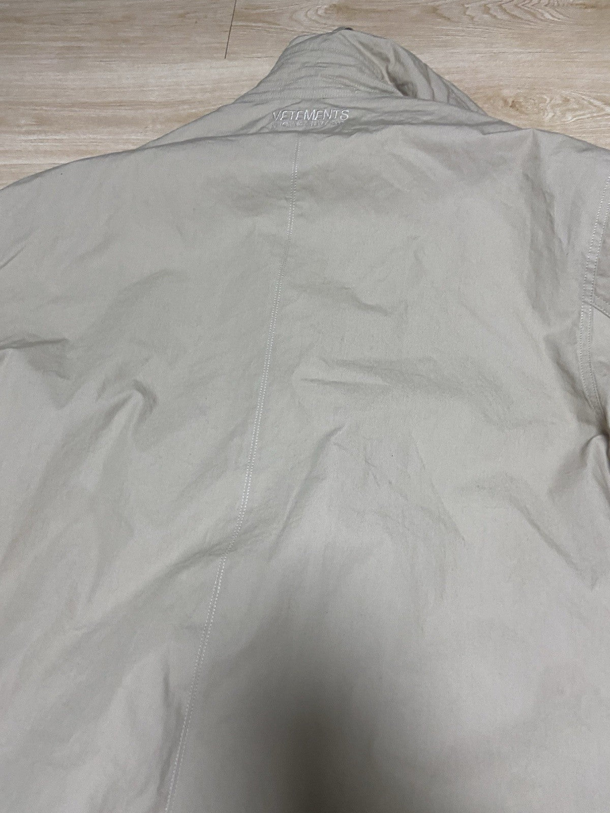 L Vetements incognito Oversized trench coat jacket