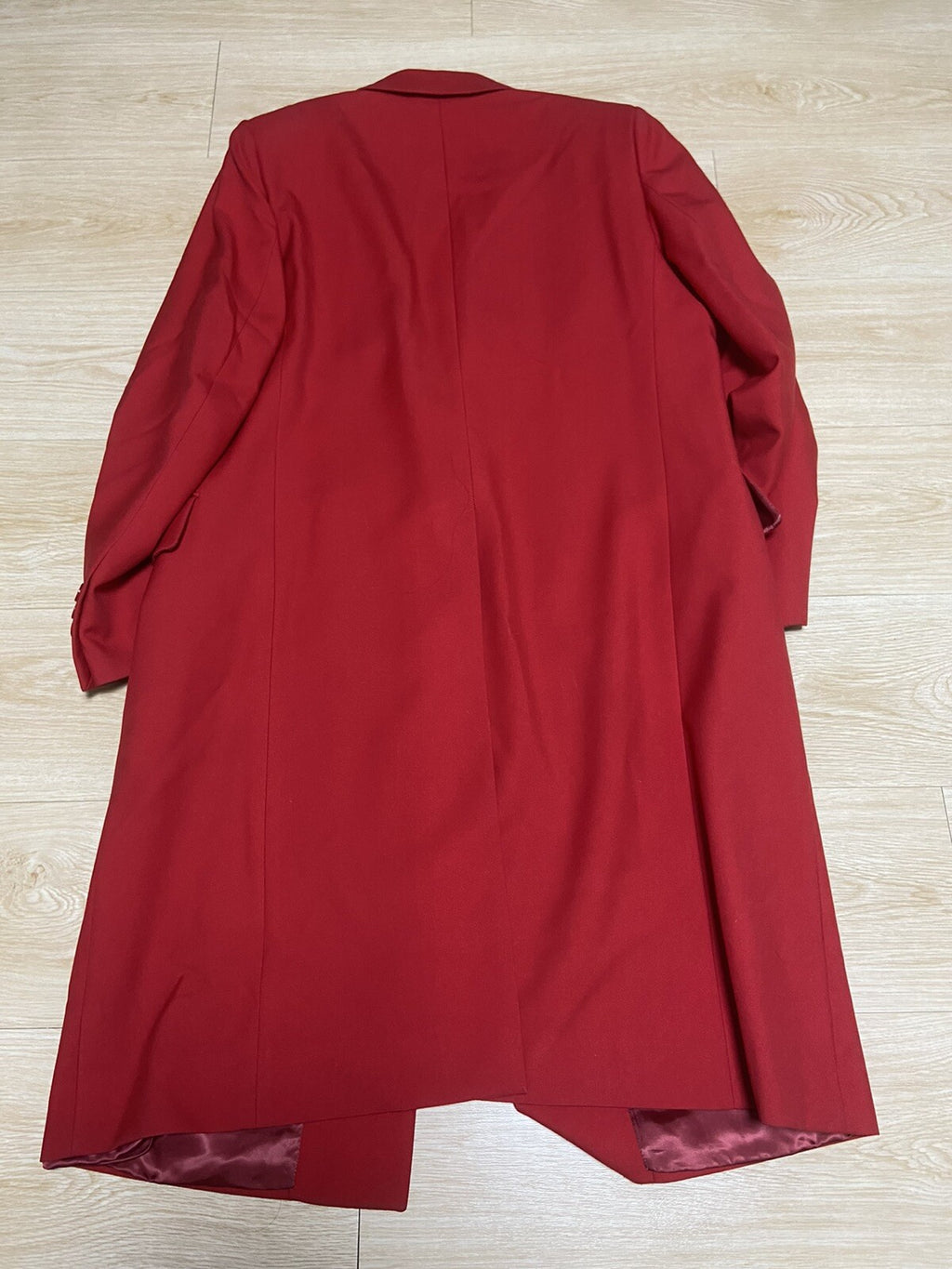 M Vetements FW17 oversized Red coat