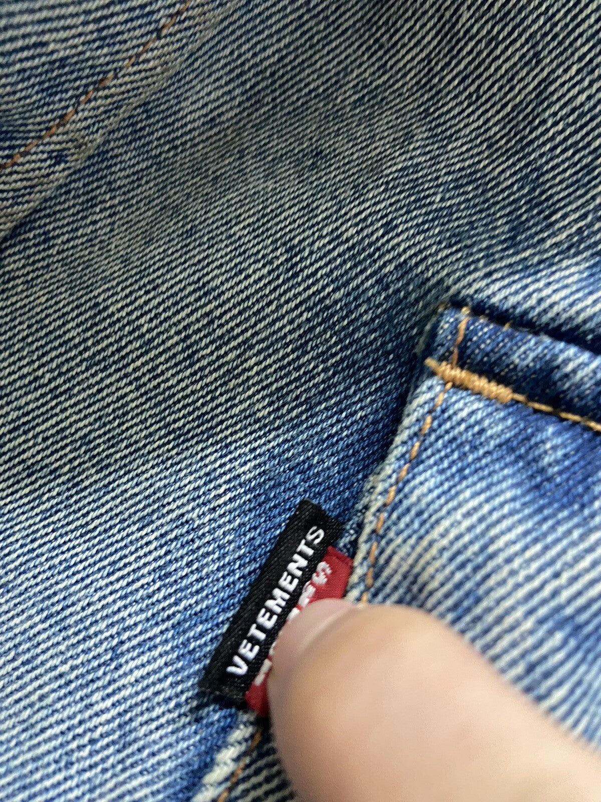 M Vetements Levis Oversized two Pocket denim shirt jacket
