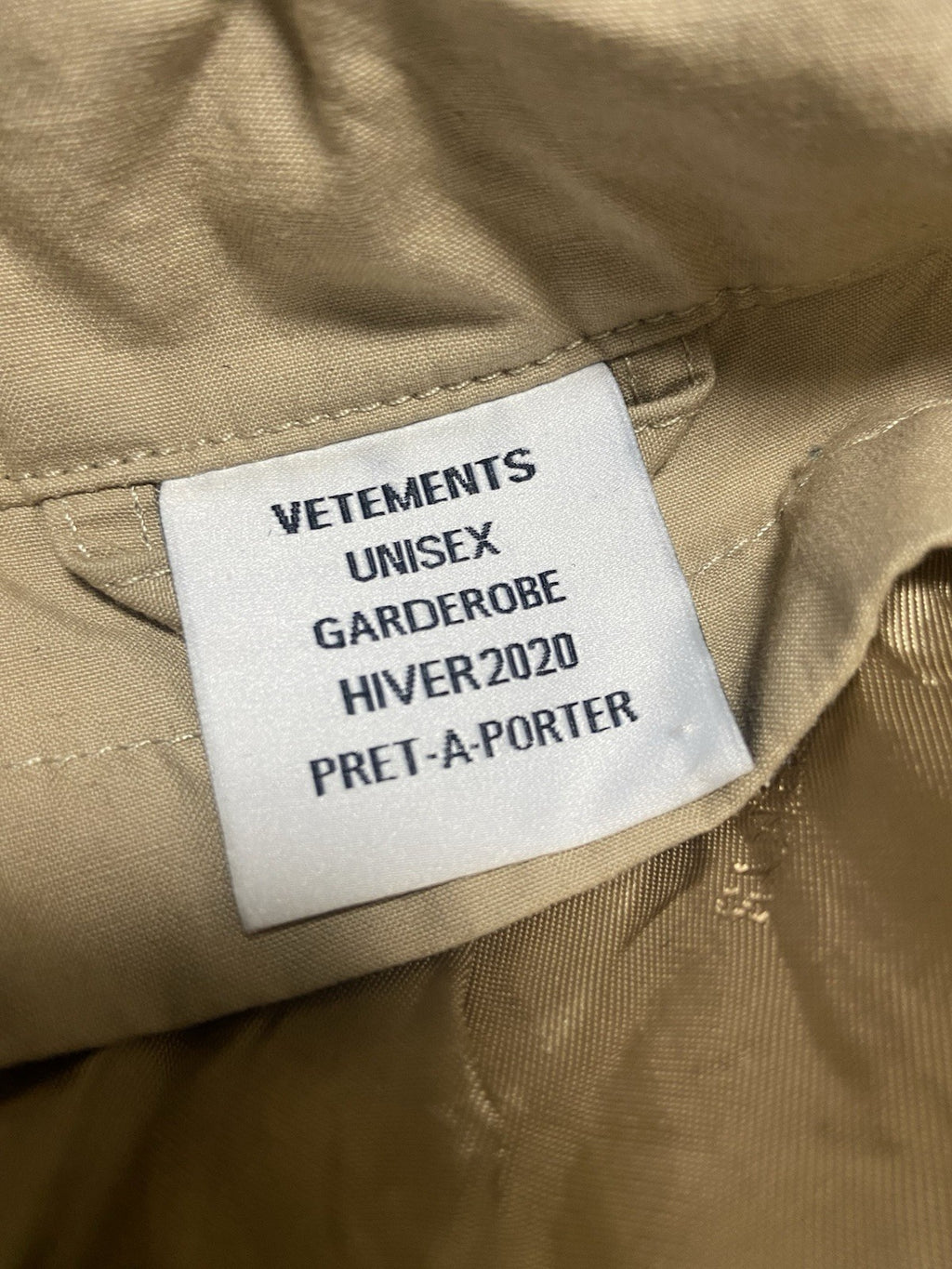 L Vetements incognito Oversized trench coat jacket