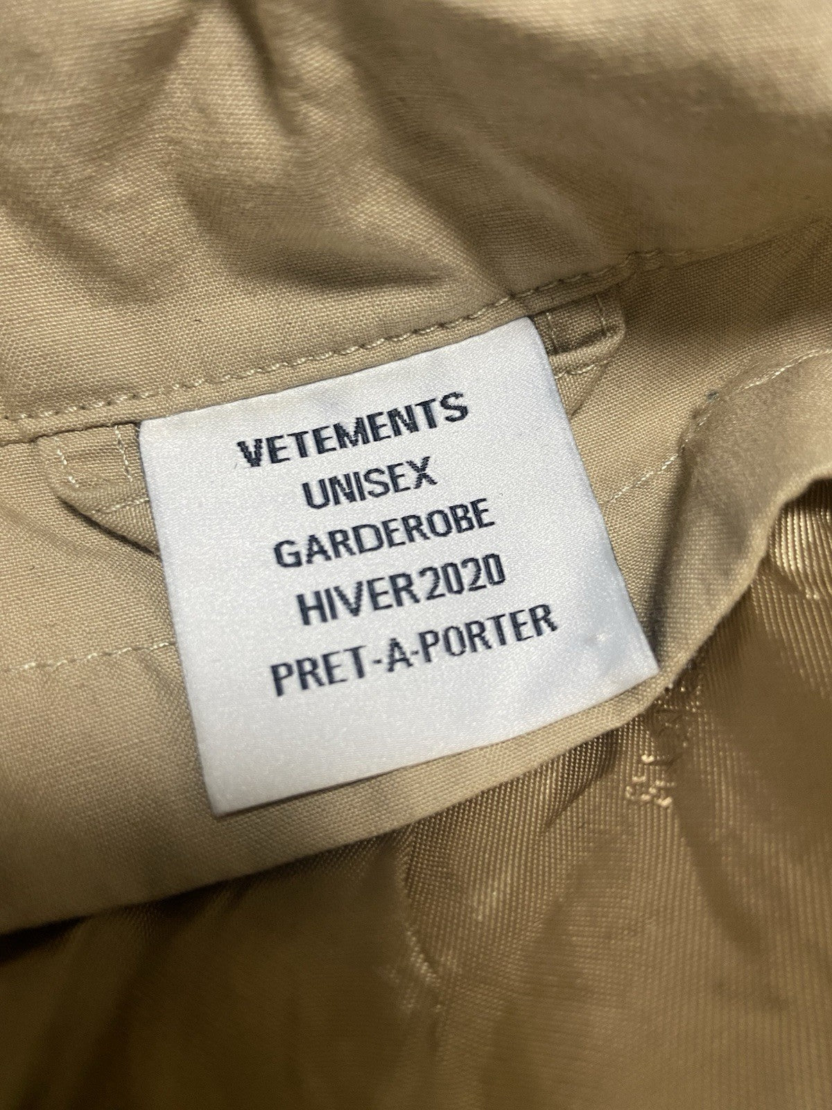 L Vetements incognito Oversized trench coat jacket