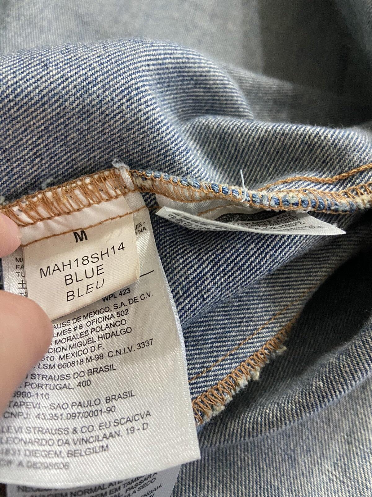 M Vetements Levis Oversized two Pocket denim shirt jacket