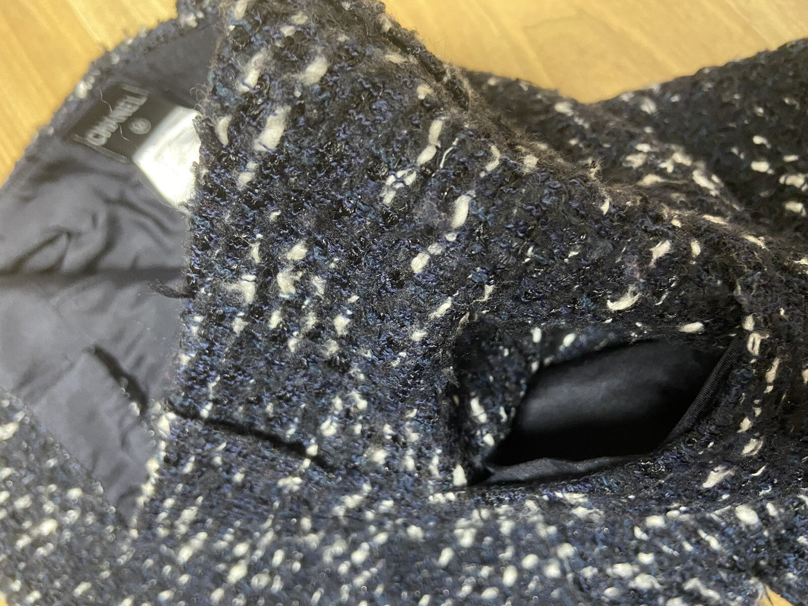 38 Chanel aw04 black navy white tweed pants