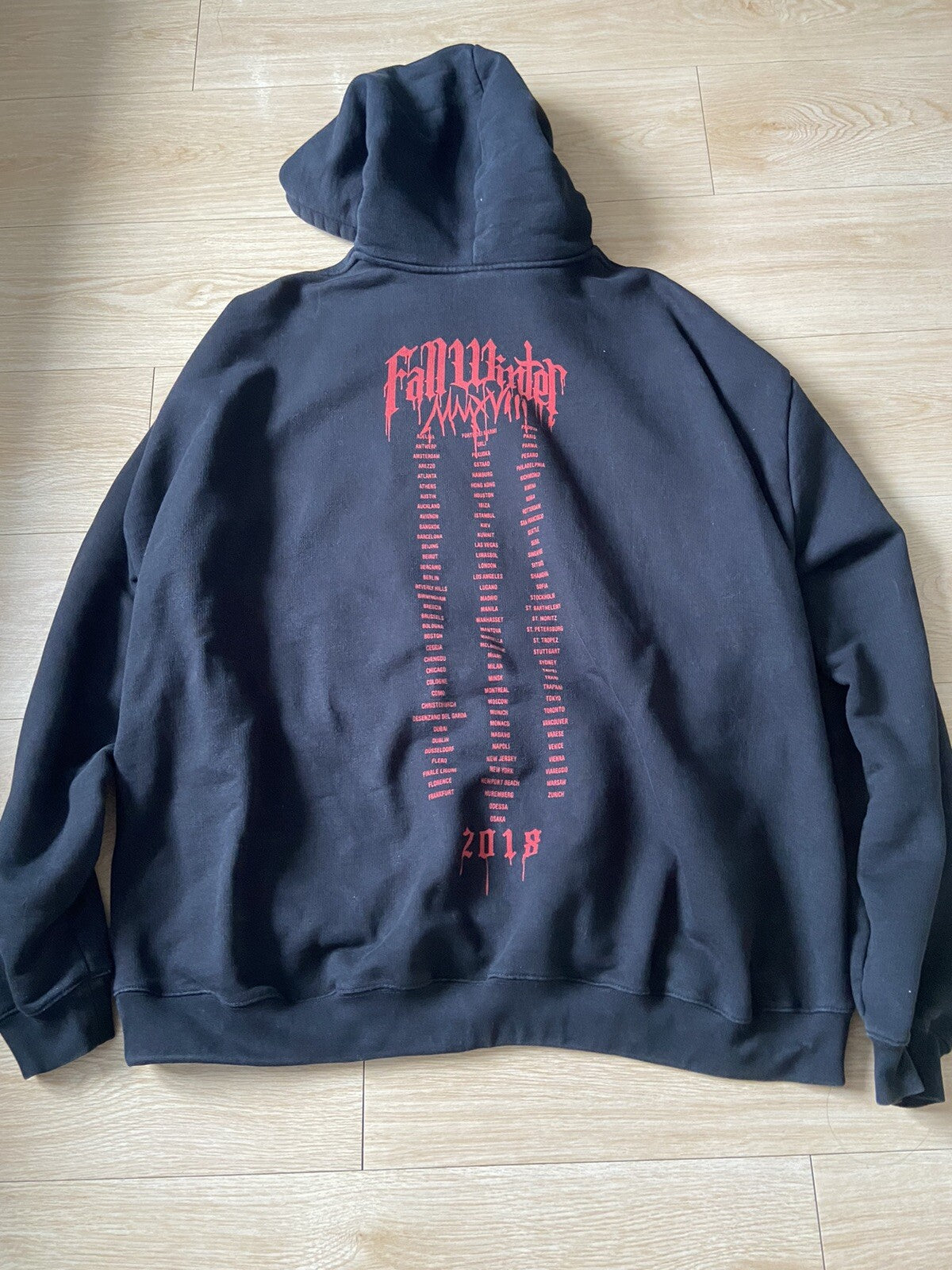 S Vetements CITY METAL red LOGO oversized hoodie