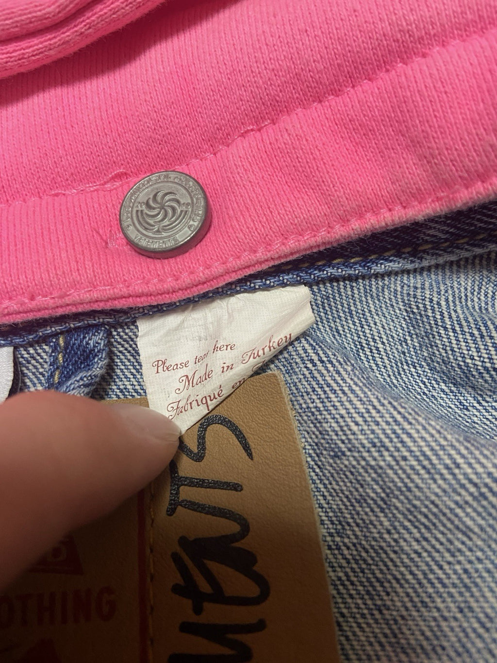 S VETEMENTS cropped reworked pink hoodded denim jacket