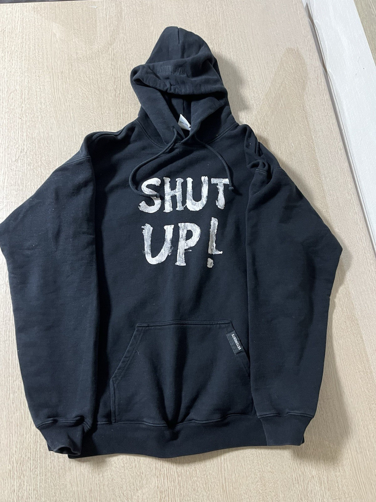 L Vetements SHUT UP oversized hoodie