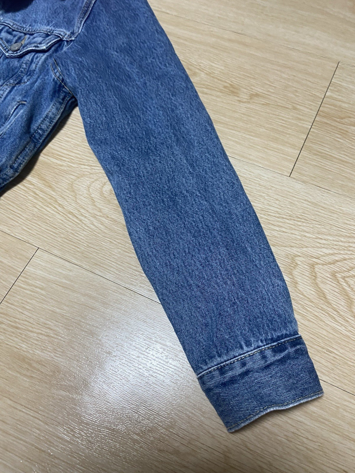 S VETEMENTS cropped reworked pink hoodded denim jacket