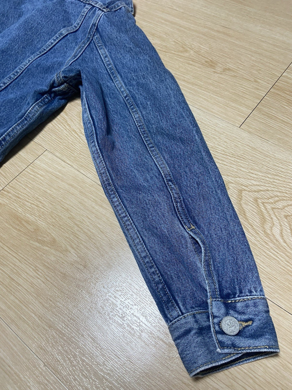 S VETEMENTS cropped reworked pink hoodded denim jacket
