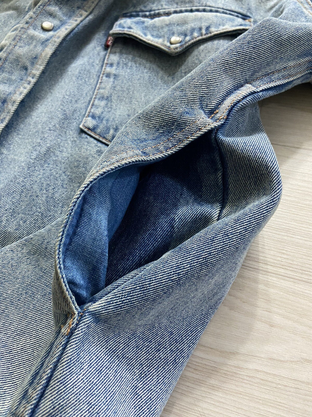 M Vetements Levis Oversized two Pocket denim shirt jacket