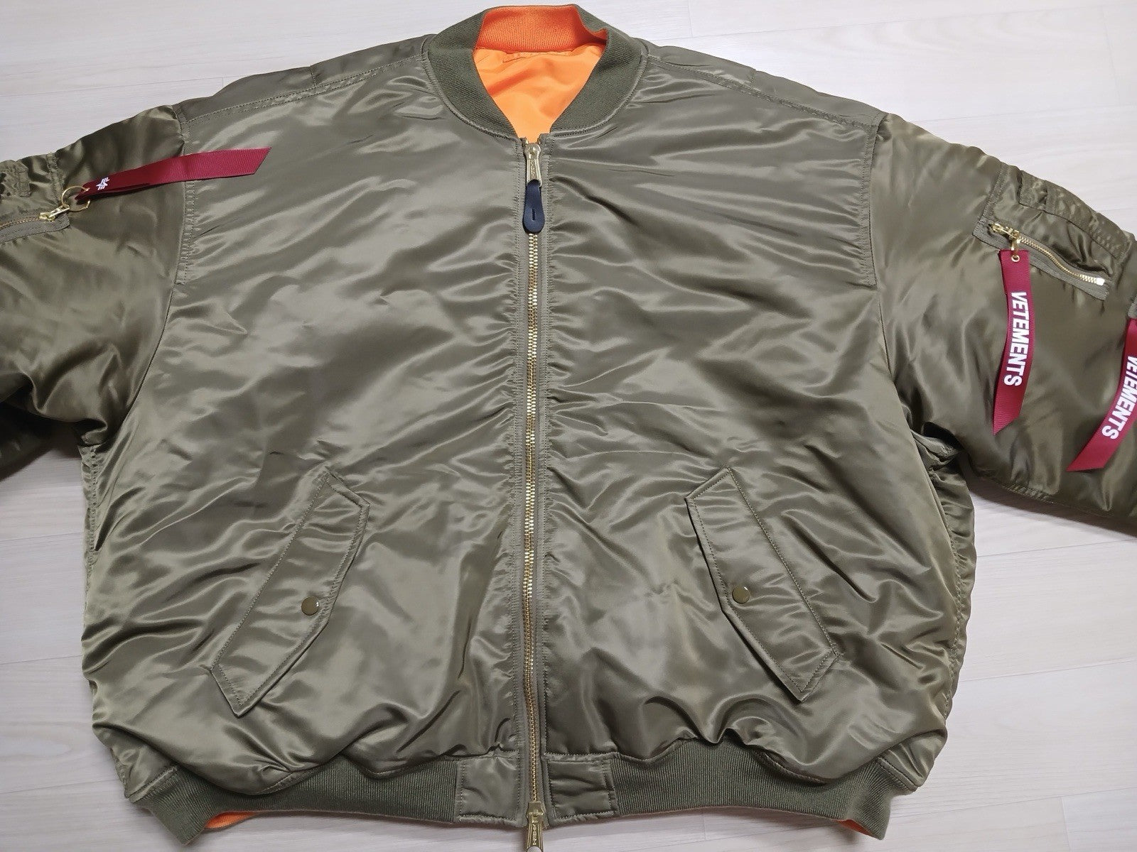 m Vetements Multi pocket cargo oversized Reversible bomber jacket