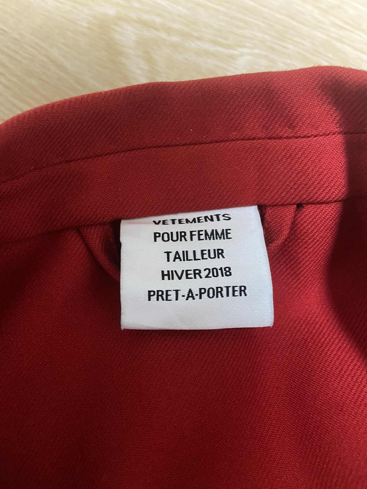 M Vetements FW17 oversized Red coat