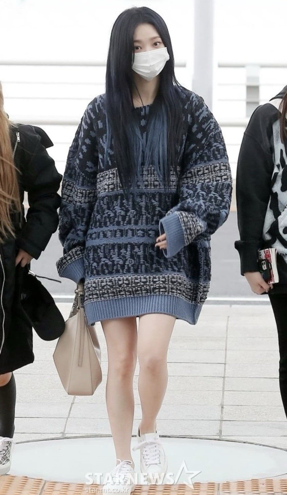 M Givenchy Chito Oversized Knit Sweaters
