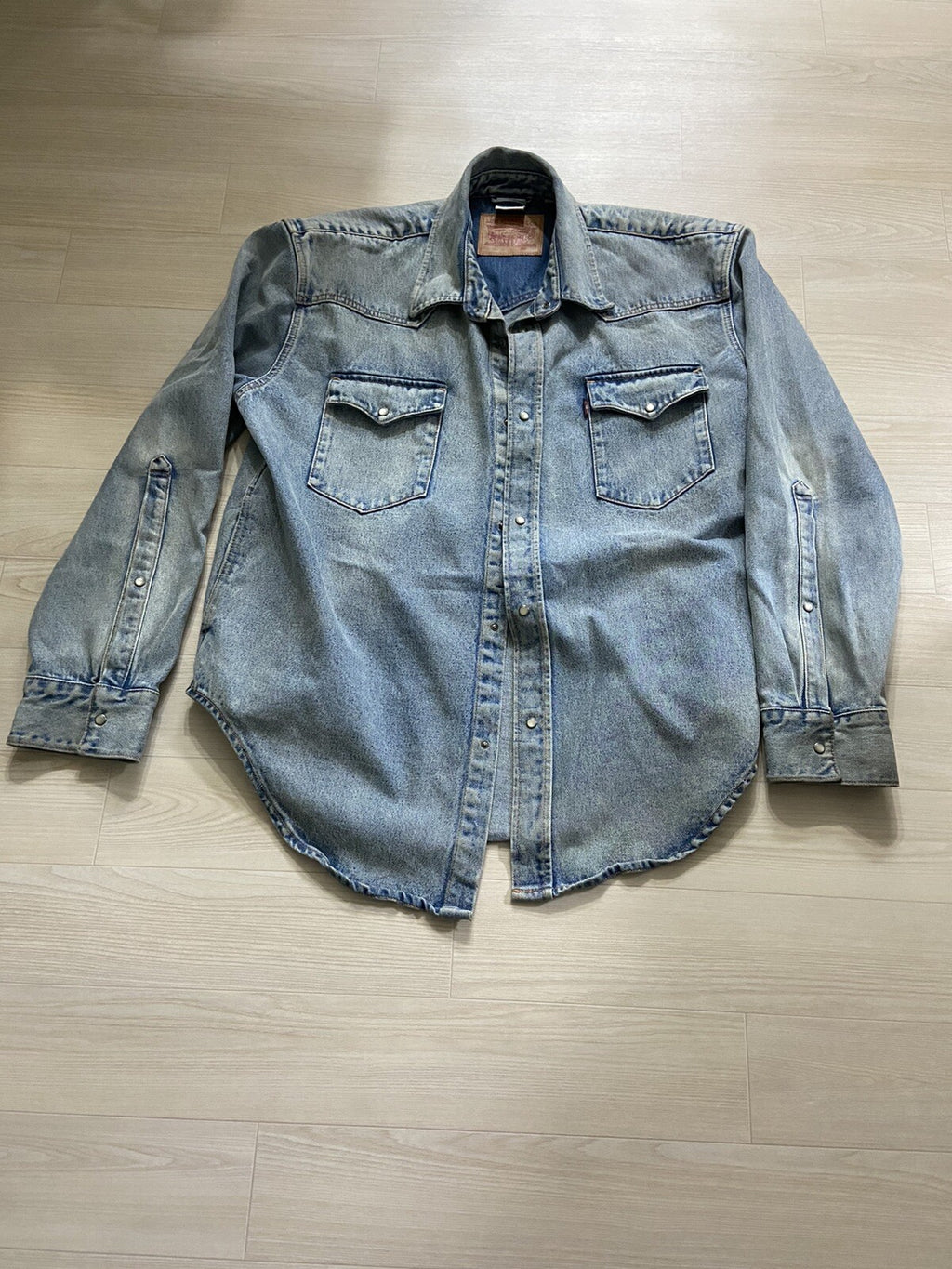 M Vetements Levis Oversized two Pocket denim shirt jacket