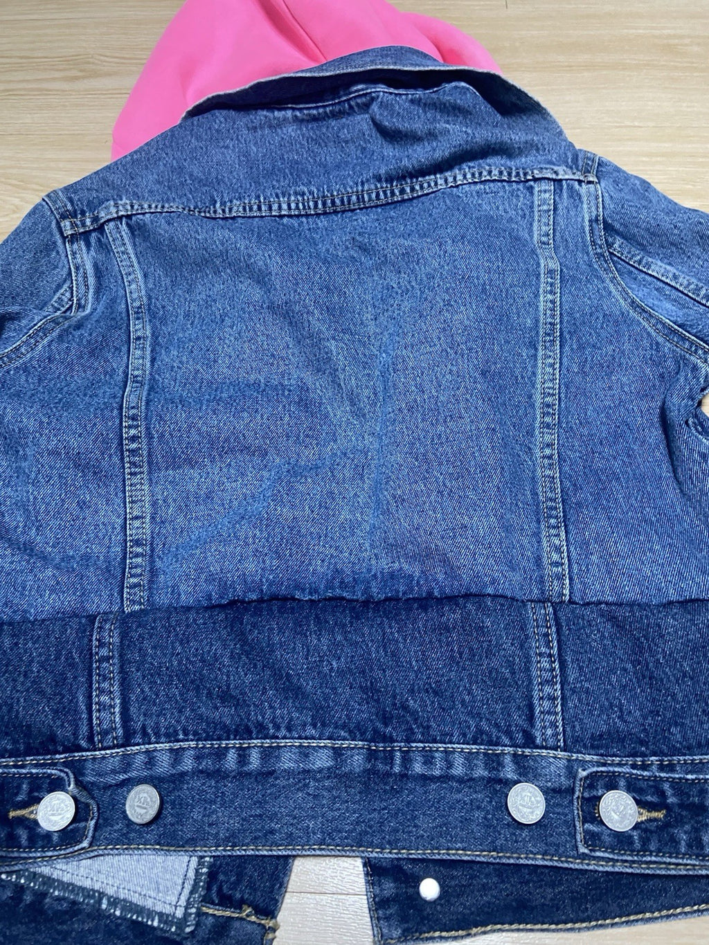 S VETEMENTS cropped reworked pink hoodded denim jacket