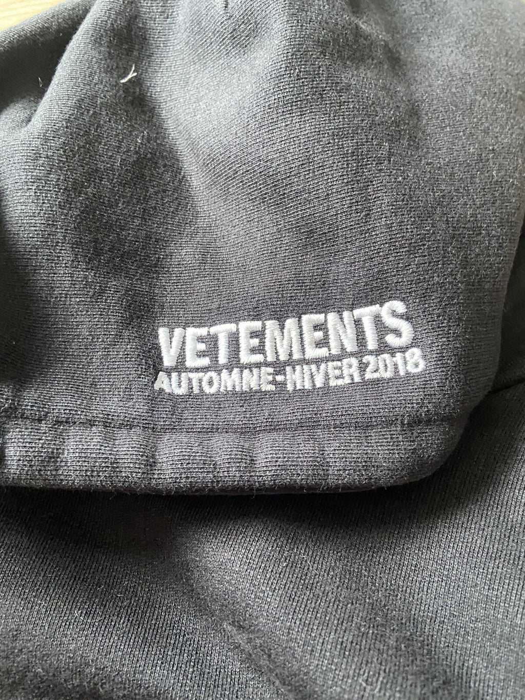 S Vetements CITY METAL red LOGO oversized hoodie