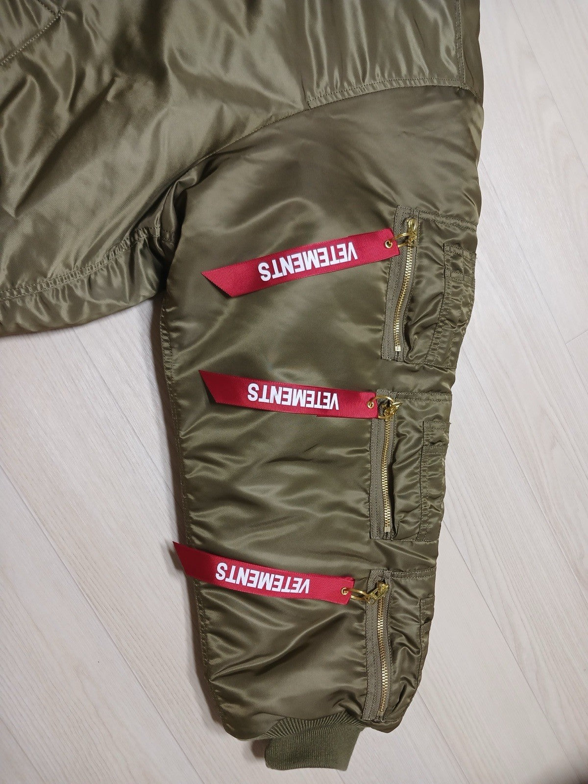 m Vetements Multi pocket cargo oversized Reversible bomber jacket