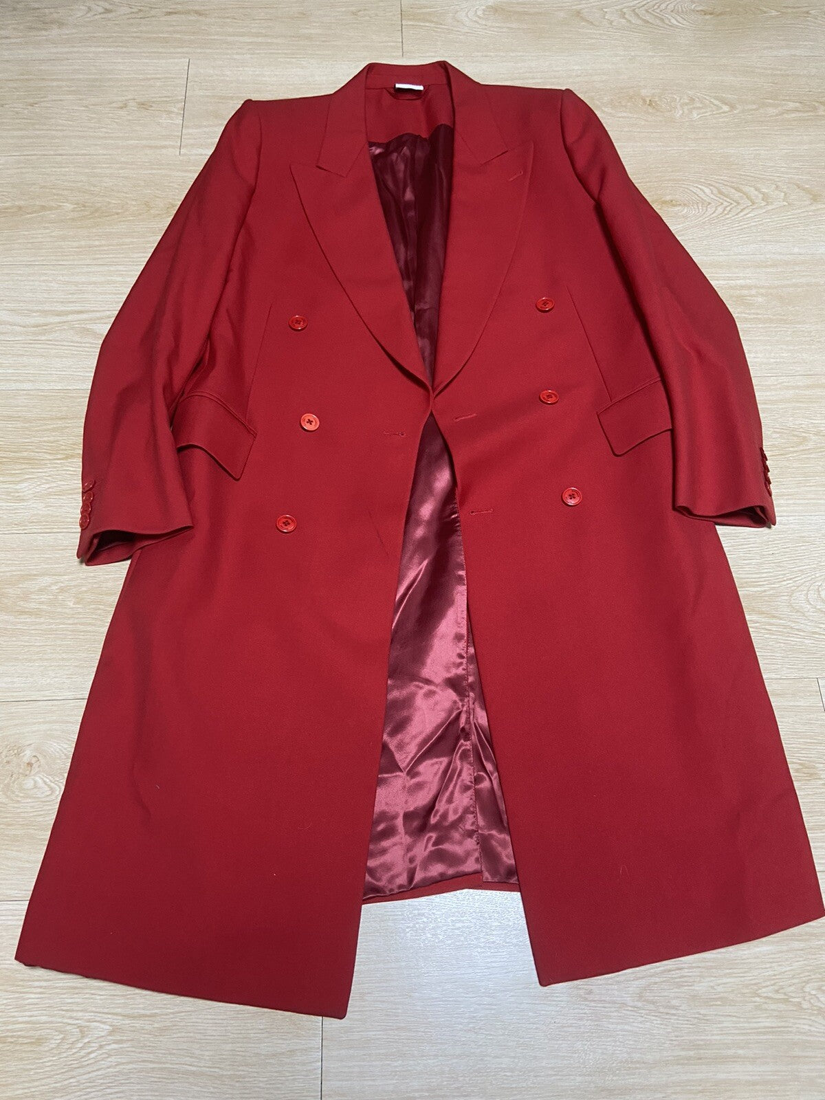 M Vetements FW17 oversized Red coat